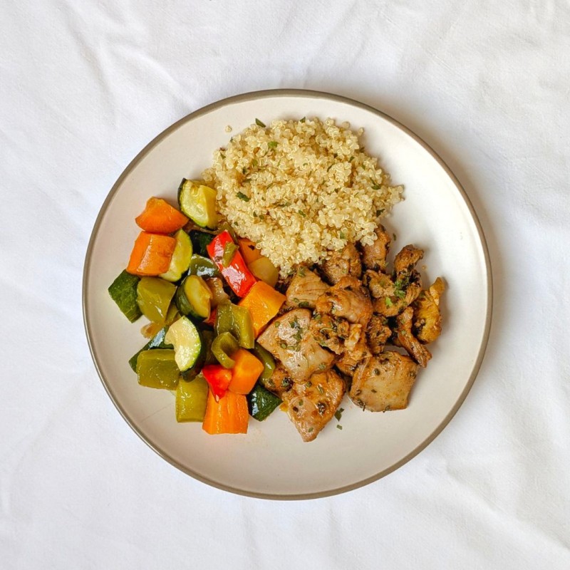 Pavo, verduras y quinoa