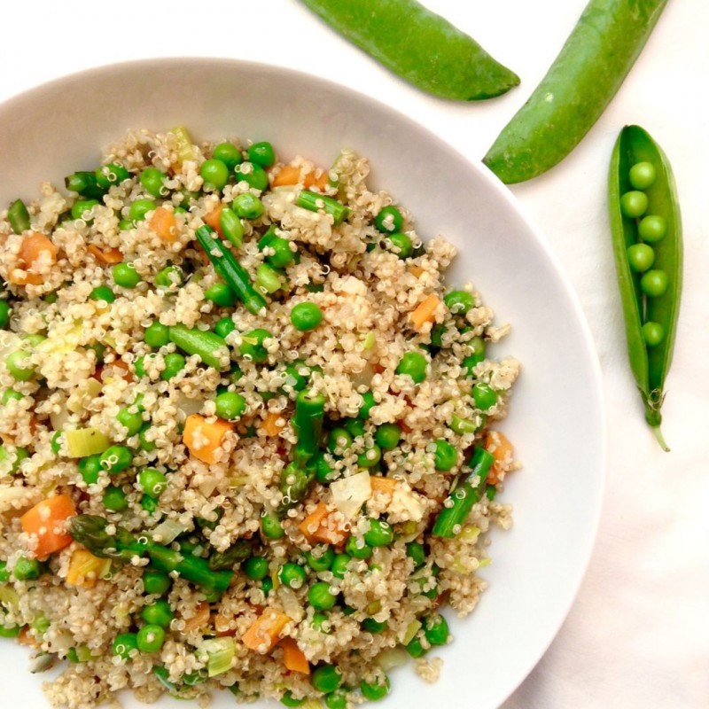 Salteado de Quinoa con Guisantes y Espárragos Verdes | Vegano