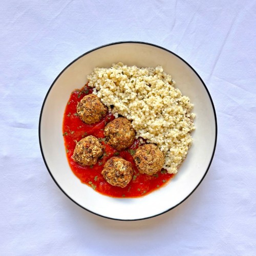 Albondigas de lentejas en tomate y mijo