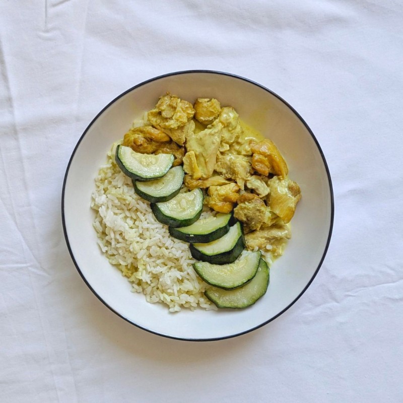 Pollo al Curry con Arroz y Calabacín | Bajo FODMAP