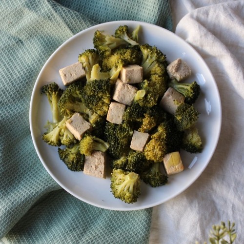 Salteado de Brócoli con Tofu Marinado
