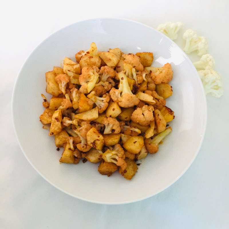 Menestra de coliflor y patata al ajillo con pimentón